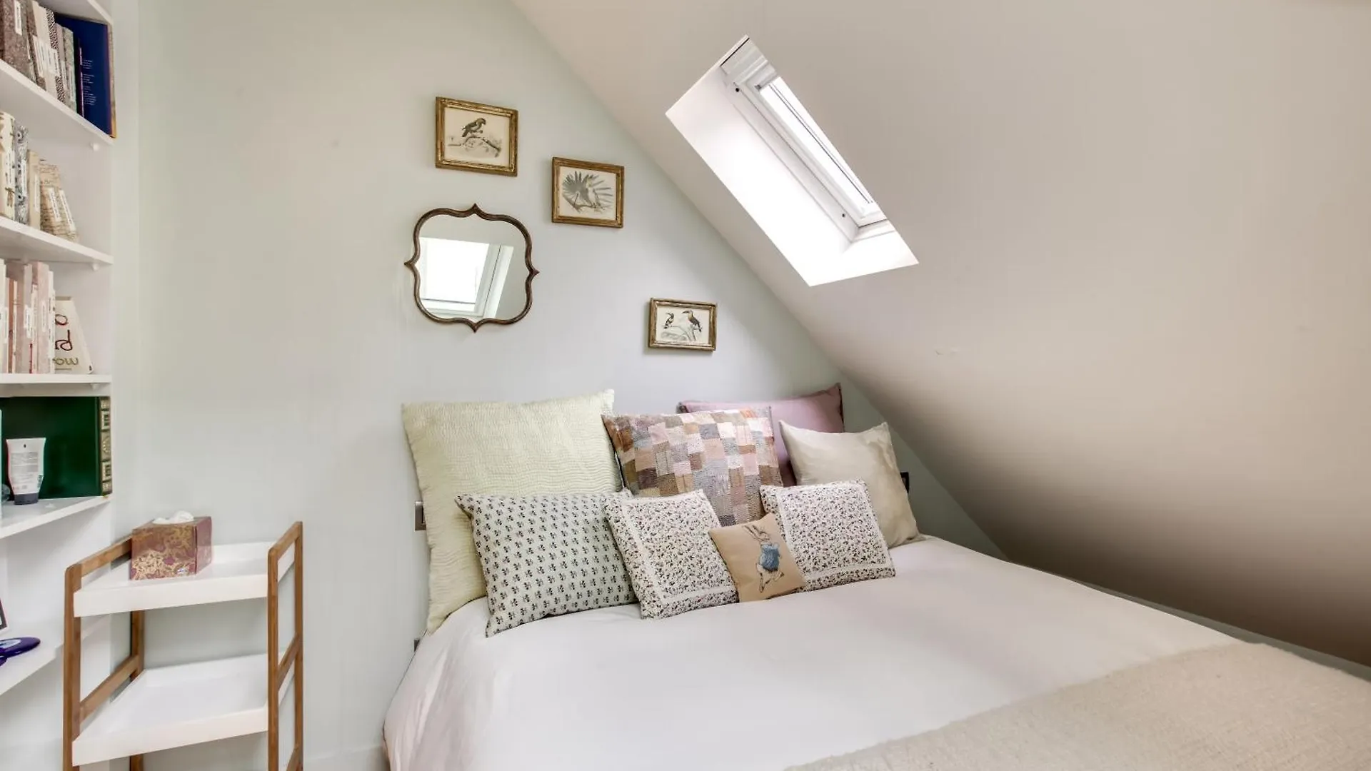 Parisian House Apartment