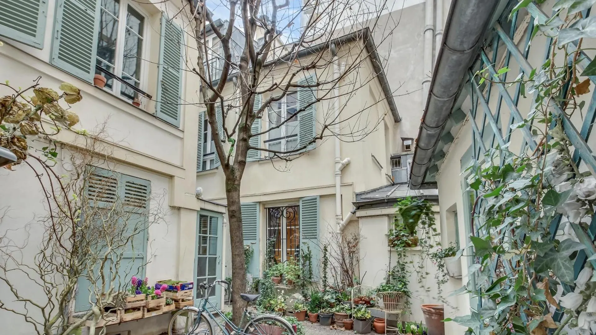 דירות Parisian House